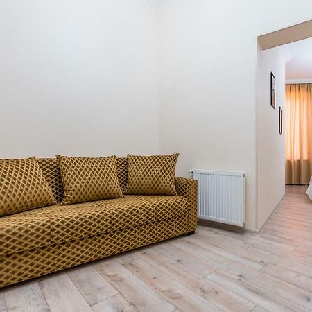 Golden Light Hotel ティビリシ エクステリア 写真